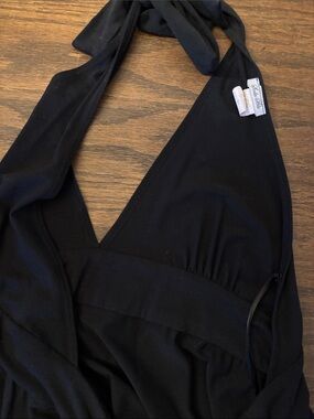Soda Blu Black Halter V-Neck Top with Tie Neck